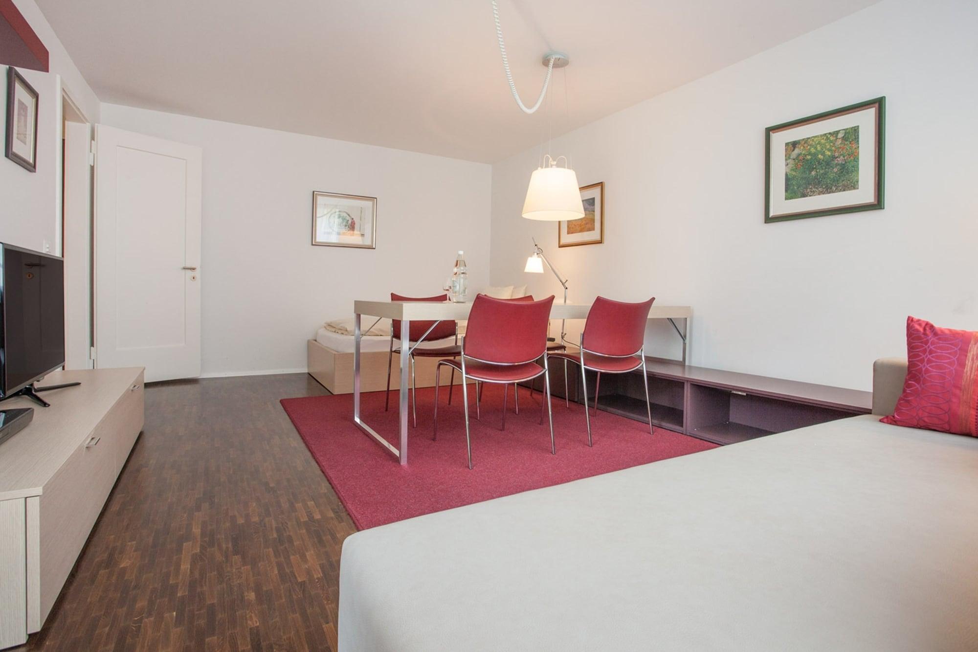 Ema House Serviced Apartments Seefeld Цюрих Экстерьер фото